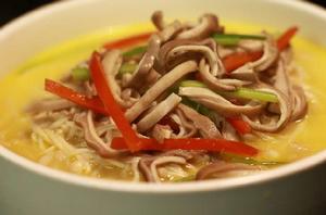 金針菇燉豬肚 金針菇燉豬肚