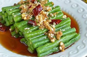 蒜蓉豇豆炒肉 蒜蓉豇豆炒肉
