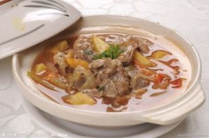 桃梨燜牛肉丁 桃梨燜牛肉丁