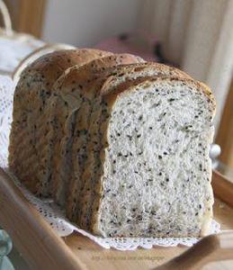 黑芝麻吐司 黑芝麻吐司