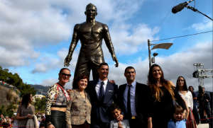 葡萄牙馬德拉島上的C羅銅像