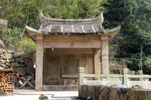 白龍山石殿 白龍山石殿