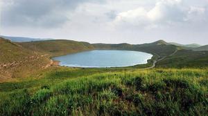 蘆芽山頂的寧武天池