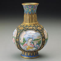 清乾隆內填琺瑯番蓮紋瓶