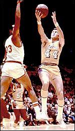 對陣尼克斯的韋斯特