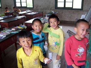 永豐自然村-教室里的孩子們