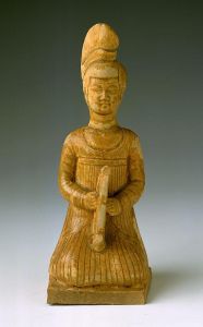 唐岳州窯青瓷彈箜篌伎樂俑