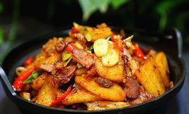 土豆炒臘腸 土豆炒臘腸