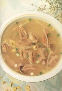 芽菜墨魚排骨湯