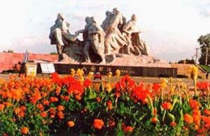 八女投江烈士群雕