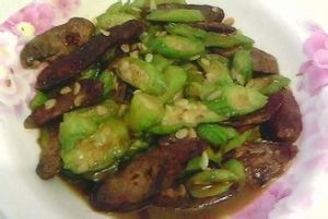 絲瓜豆泡炒臘腸 絲瓜豆泡炒臘腸