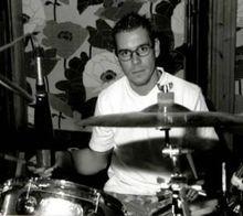 鼓手、打擊樂手Feargal Lawler