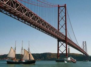 四月二十五號大橋