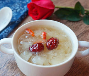 銀耳雪梨羹 銀耳雪梨羹