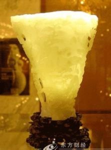 九龍玉杯 九龍玉杯