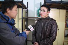 中央電視台記者採訪劉普林 （曹強攝）