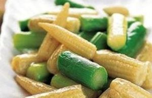 月季花煨玉米筍 月季花煨玉米筍