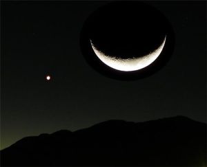 土星伴月 土星伴月