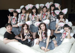 王思聰獲9性感兔女郎相伴