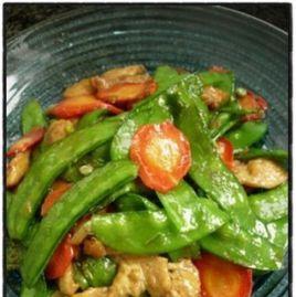 雞肉炒荷蘭豆