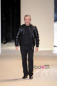 艾莉·薩博 艾莉·薩博