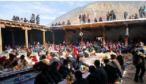 假結婚節是加達村一年中最快樂的聚會