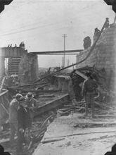 爆炸現場一片狼藉