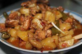 洋蔥土豆燜雞肉 洋蔥土豆燜雞肉