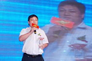 獲得上海市領導頒發的大獎