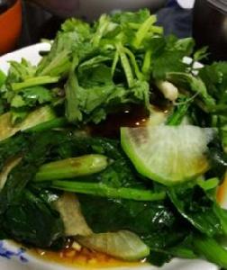 水蘿蔔拌菠菜 水蘿蔔拌菠菜