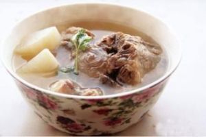 蘿蔔杏仁燉豬肺 蘿蔔杏仁燉豬肺