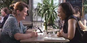 《秘密與謊言》