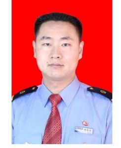 翟超[原八一電影製片廠新聞電影攝影師、導演]