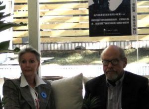 美國偵探小說大師勞倫斯·布洛克夫婦。 張中江攝