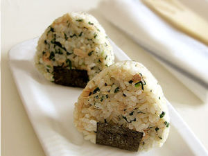 鳳尾蝦芝麻飯糰 鳳尾蝦芝麻飯糰