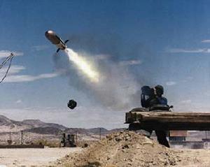 飛彈出筒後從側前方拍攝的“掠奪者”飛彈