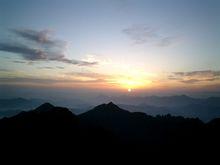 光明頂日出照片