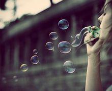 肥皂泡[空心形體的肥皂水的膜]