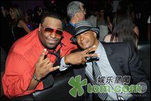 肖恩&middot;韋恩斯（左）