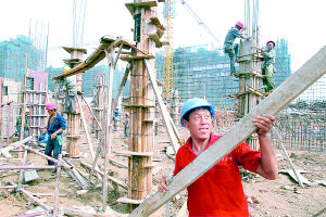 建設中的黃泥川