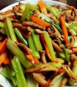 芹菜炒鵝腸 芹菜炒鵝腸