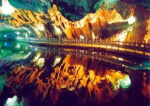 湘西土家族苗族自治州鳳凰奇梁洞景區 湘西土家族苗族自治州鳳凰奇梁洞景區