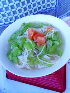 絲瓜雞湯麵 絲瓜雞湯麵