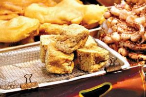 （圖）炸魷魚臭豆腐醇香