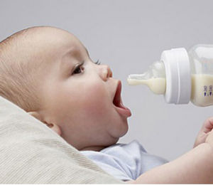 嬰兒餵養 嬰兒餵養