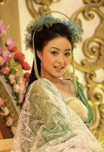 《歡天喜地七仙女》中飾演四公主綠兒