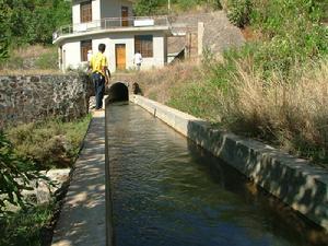 下飛來寺村三面光水溝