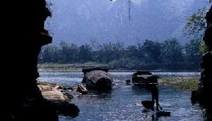 桂林草坪冠岩 桂林草坪冠岩