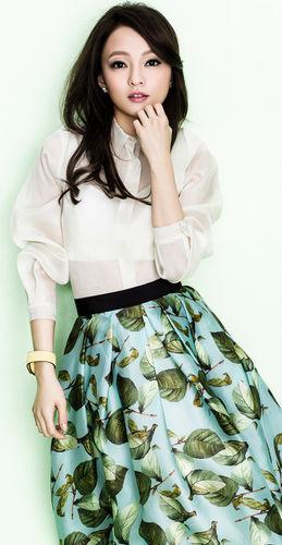 angela[張韶涵的英文名]