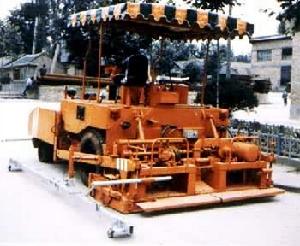 瀝青混凝土攤鋪機